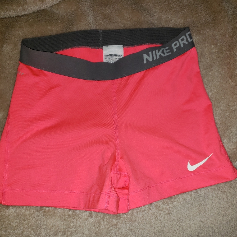 Coral nike pros